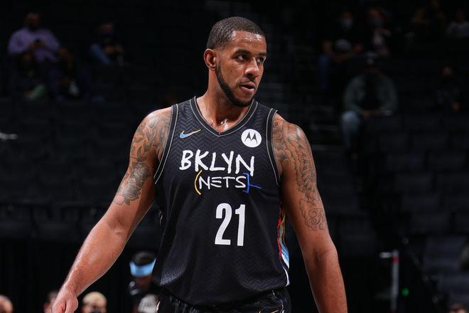 的中场对抗 的中场对抗